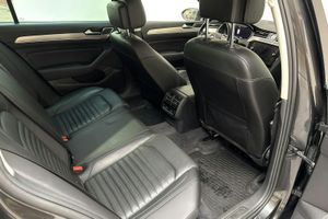 Volkswagen Passat bild 8