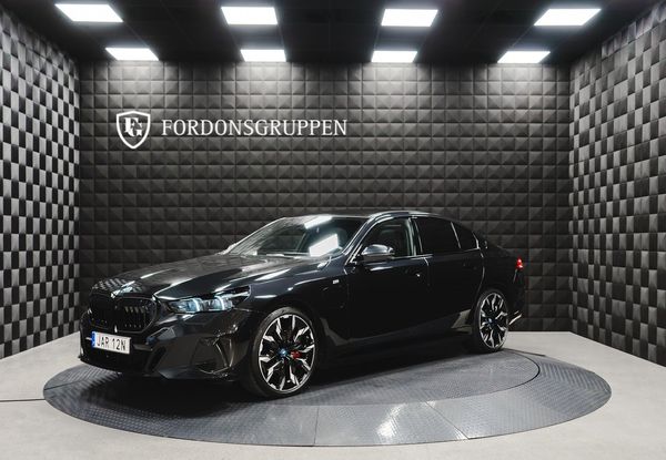 BMW 550 e xDrive 490HK / M Sport Pro / B&W / Pano / SE SPEC - 2024
