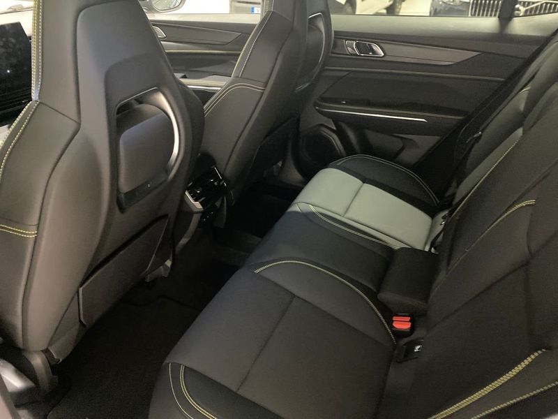 Lynk & Co 01 bild 22
