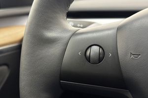 Tesla Model Y bild 21