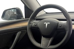 Tesla Model Y bild 19