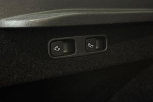 Tesla Model Y bild 35