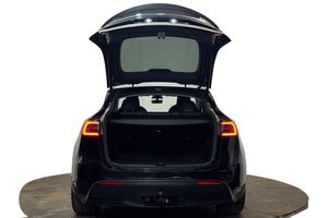 Tesla Model Y bild 8