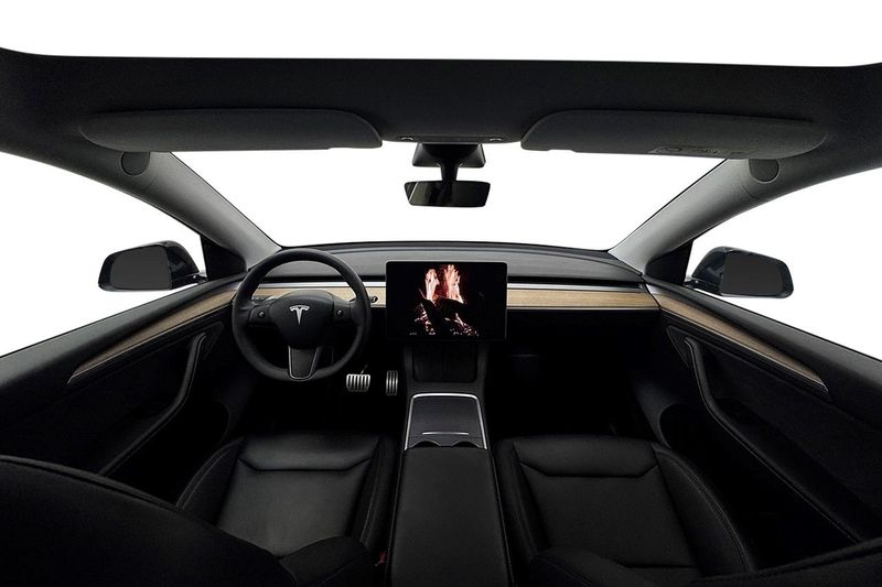 Tesla Model Y bild 18