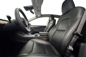 Tesla Model Y bild 12