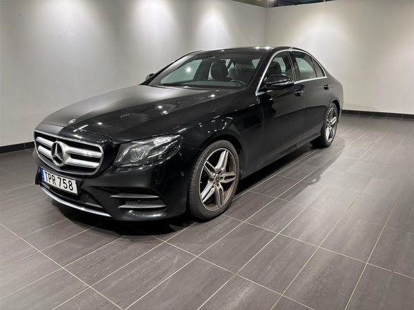 Mercedes E220 d 4MATIC D 4Matic Sedan AMG Line 360° Panorama | Rä - 2018