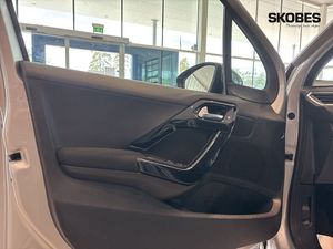 Peugeot 208 bild 14