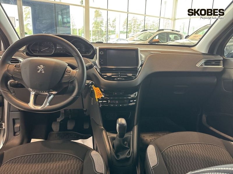 Peugeot 208 bild 11