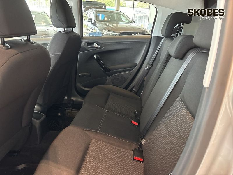 Peugeot 208 bild 8