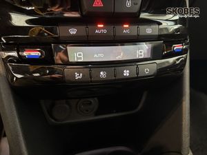 Peugeot 208 bild 17