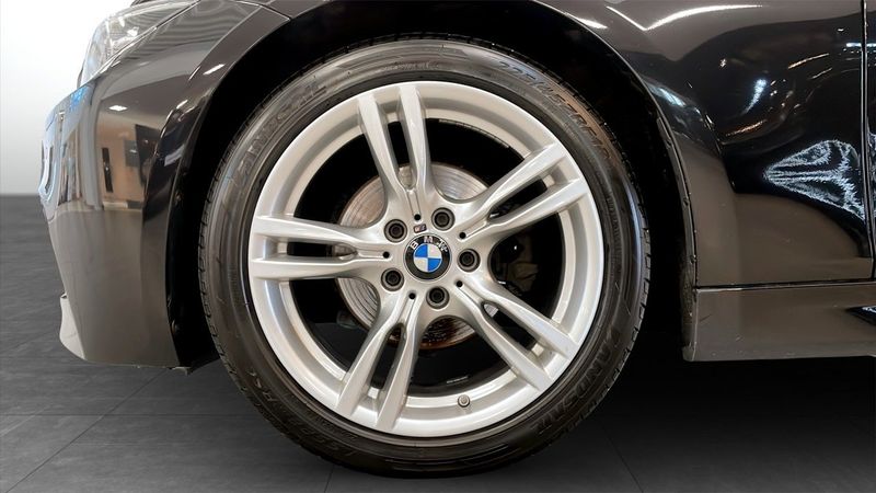 BMW 320 bild 9