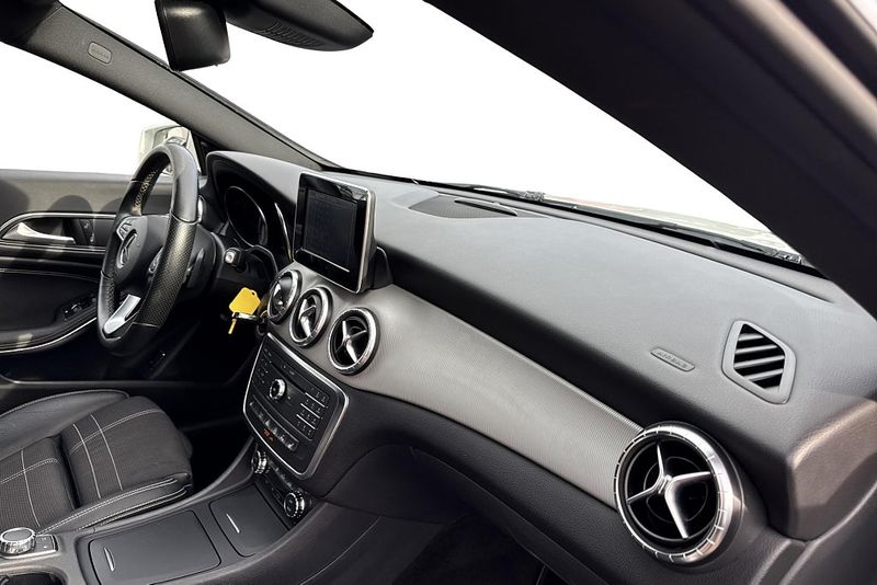 Mercedes CLA220 bild 8