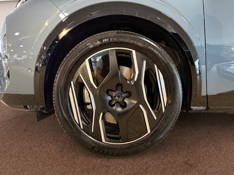 Peugeot e-5008 bild 7