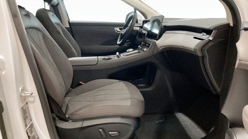 MG S6 EV bild 3