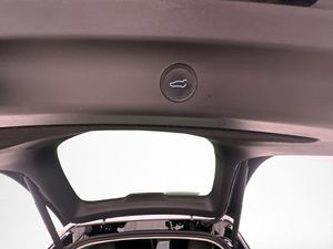 Tesla Model Y bild 25