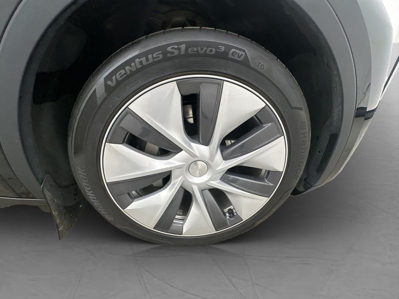 Tesla Model Y bild 31