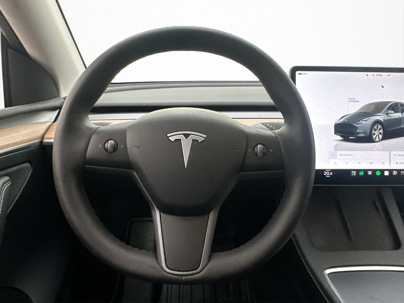 Tesla Model Y bild 13