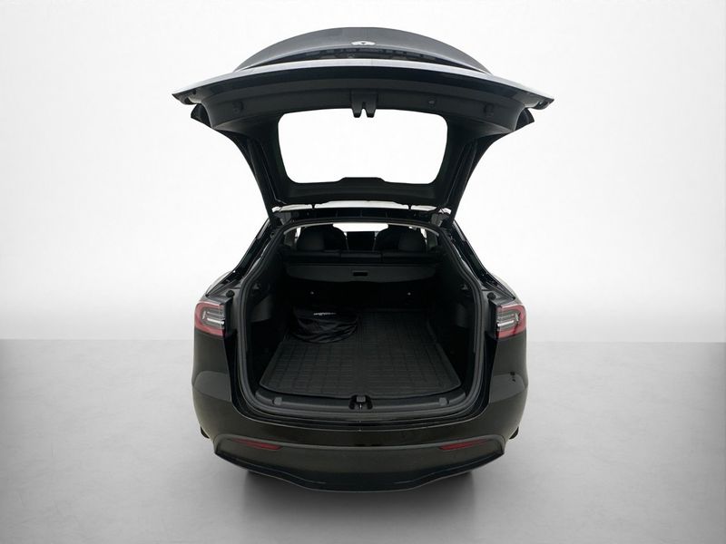 Tesla Model Y bild 24
