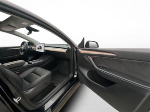 Tesla Model Y bild 27