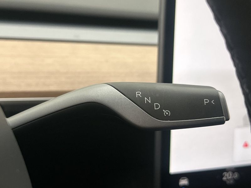 Tesla Model Y bild 32