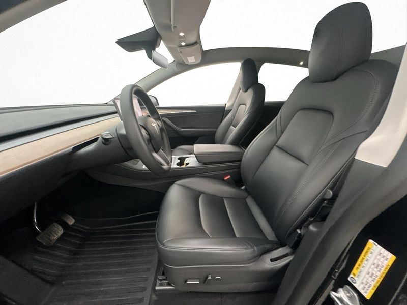 Tesla Model Y bild 11