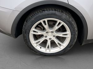 Tesla Model Y bild 32