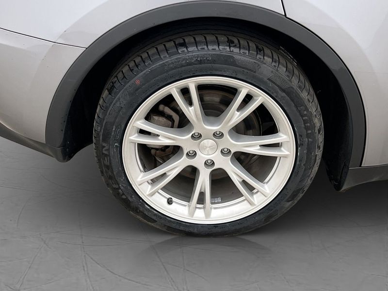 Tesla Model Y bild 32