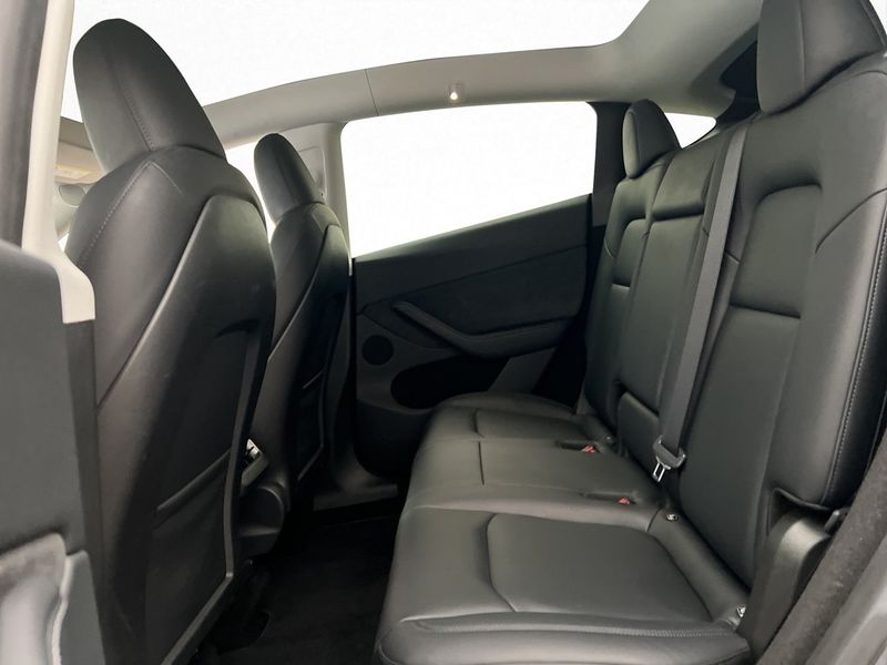 Tesla Model Y bild 27