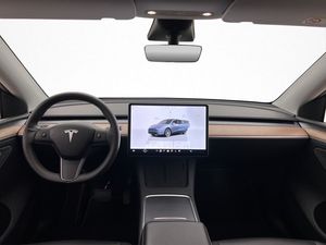 Tesla Model Y bild 15