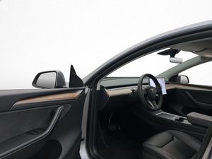 Tesla Model Y bild 13
