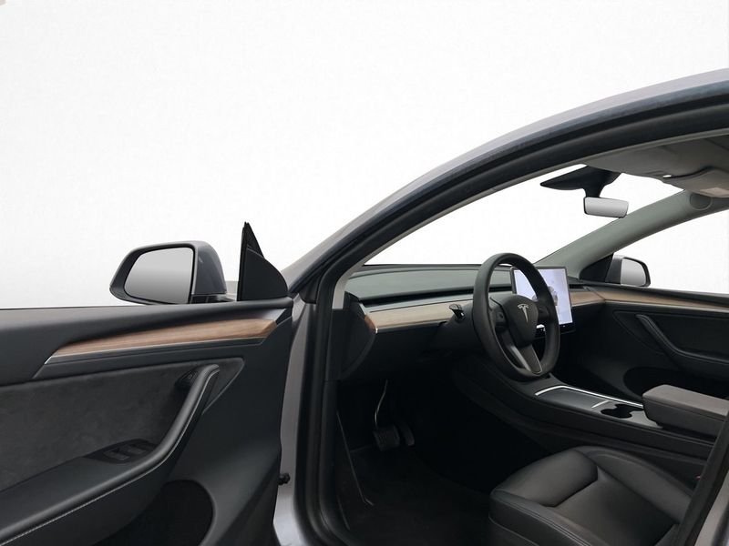 Tesla Model Y bild 13