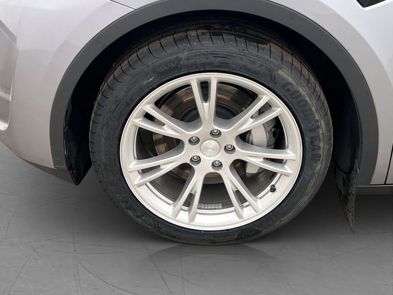 Tesla Model Y bild 30