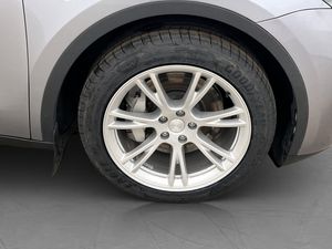 Tesla Model Y bild 33