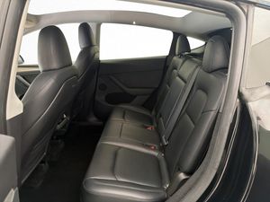 Tesla Model Y bild 31