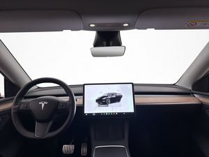 Tesla Model Y bild 16
