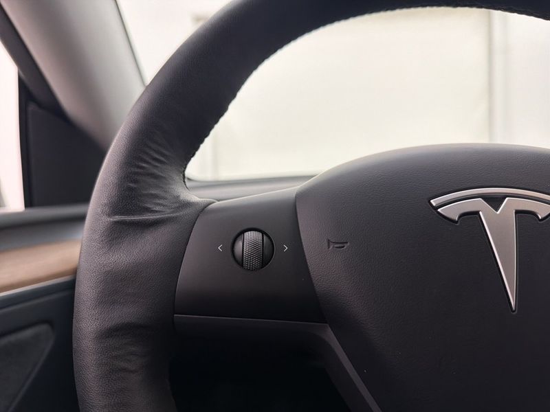 Tesla Model Y bild 18