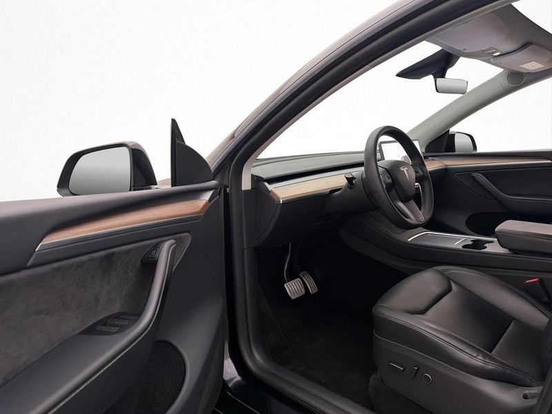 Tesla Model Y bild 13
