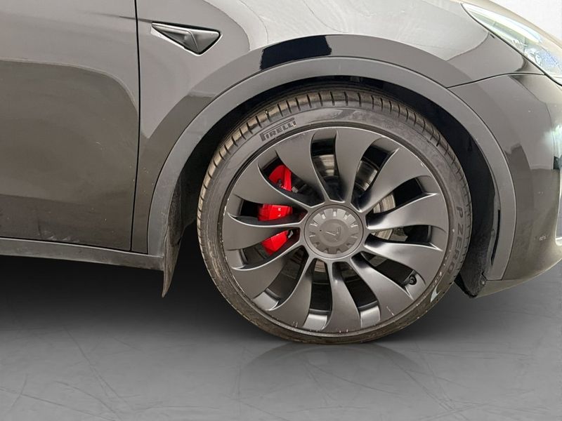 Tesla Model Y bild 33