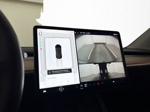 Tesla Model Y bild 21