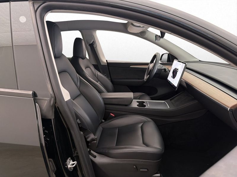 Tesla Model Y bild 29