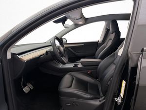 Tesla Model Y bild 14