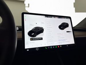 Tesla Model Y bild 25