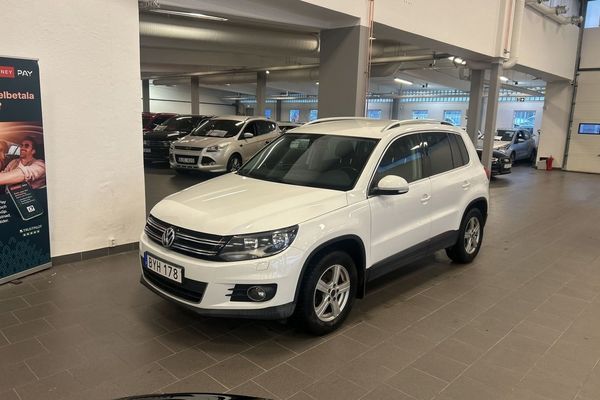 Volkswagen Tiguan 2.0 TDI 4Motion /SUPERDEAL 3,95 %/B-KAM/DRAG/VÄRMARE - 2014