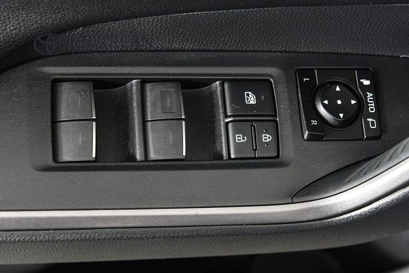 Toyota RAV4 bild 11