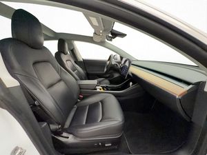 Tesla Model 3 bild 10
