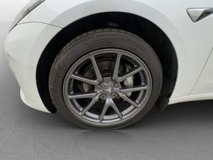 Tesla Model 3 bild 29