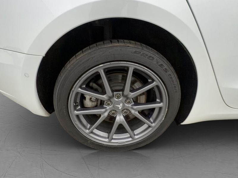 Tesla Model 3 bild 31