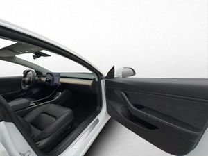 Tesla Model 3 bild 11