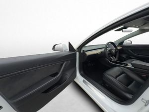 Tesla Model 3 bild 15