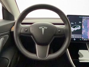 Tesla Model 3 bild 14